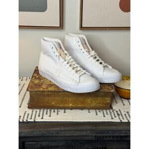Nike Mid Blazer 77 Women’s Leather White Sneaker Size 11 NIB! CZ1055-117